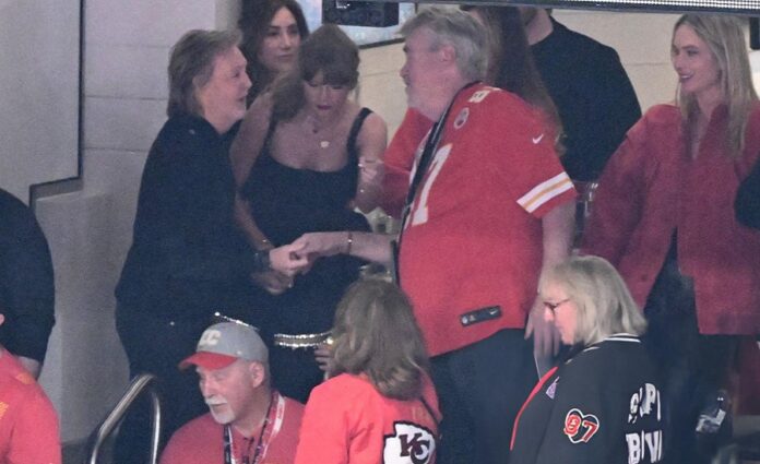 Paul McCartney introduced to Travis Kelce's Family