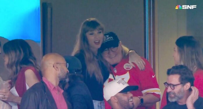 Taylor Swift Hugs Donna Kelce