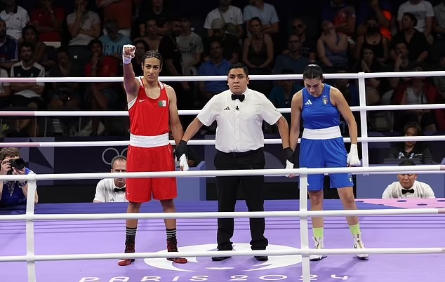 The Italian boxer dropped to her knees after abandoning and was seen crying in the ring