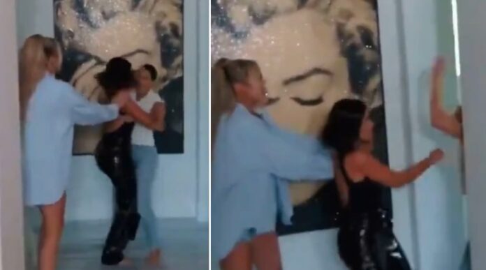 Followers criticize Kim Kardashian, after the physical fight she had with sister Kourtney