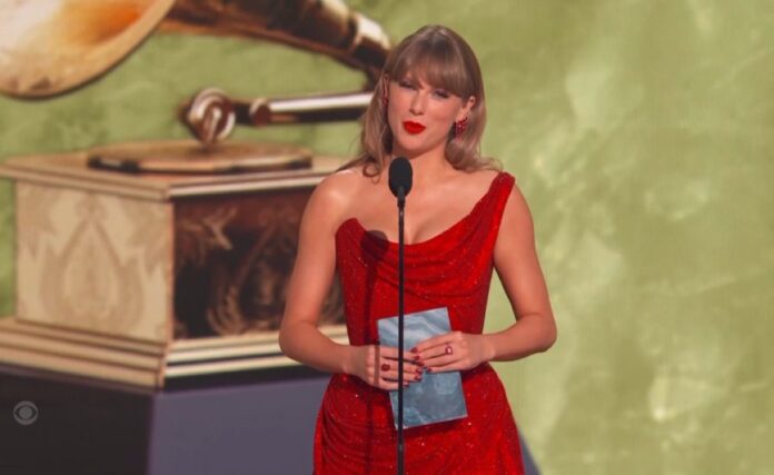 Taylor Swift presenting Grammys award