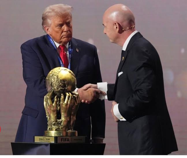 Donald Trump CAUGHT KISSING a Mysterious Woman at the Kennedy Center During the 2026 World Cup Draw — Furious Melania, Feeling Betrayed, RETALIATES by Exposing Trump’s SECRET DEAL Behind the “Fake” First-and-Last Ever FIFA Peace Prize