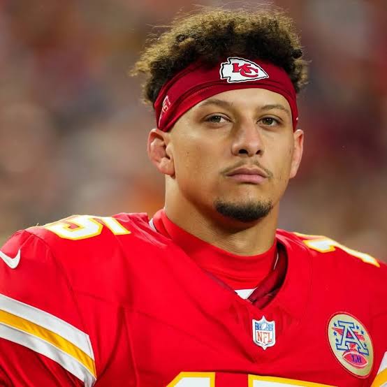 Patrick Mahomes Blasts Trump for Ballroom While Americans Struggle — Leaves Crowd Stunned
