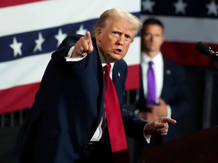 JUST IN: House Democrats are reportedly coordinating with moderate Republicans in an effort to secure the 218 votes needed to impeach Trump before March 31 over alleged abuse of power.