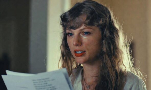 Swifties and NFL Fans HEARTBROKEN After Taylor Swift Makes a DEVASTATING Announcement Weeks Before Her Wedding to Fiancé Travis Kelce - Revealing the Wedding Is CANCELLED, but What Truly Shattered Fans Was When She Said, “I Don’t Have Much Time Left Now…”