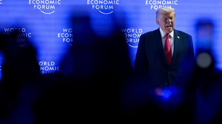 BREAKING: “He pooped his pants again” — Davos evacuated after an unusual smell and coughing incident following Trump’s NATO talks, raising questions about the real reason Trump’s plane turned around while en route to Davos. Officials claimed the issue was due to electrical problems, but critics are now casting doubt on that explanation.