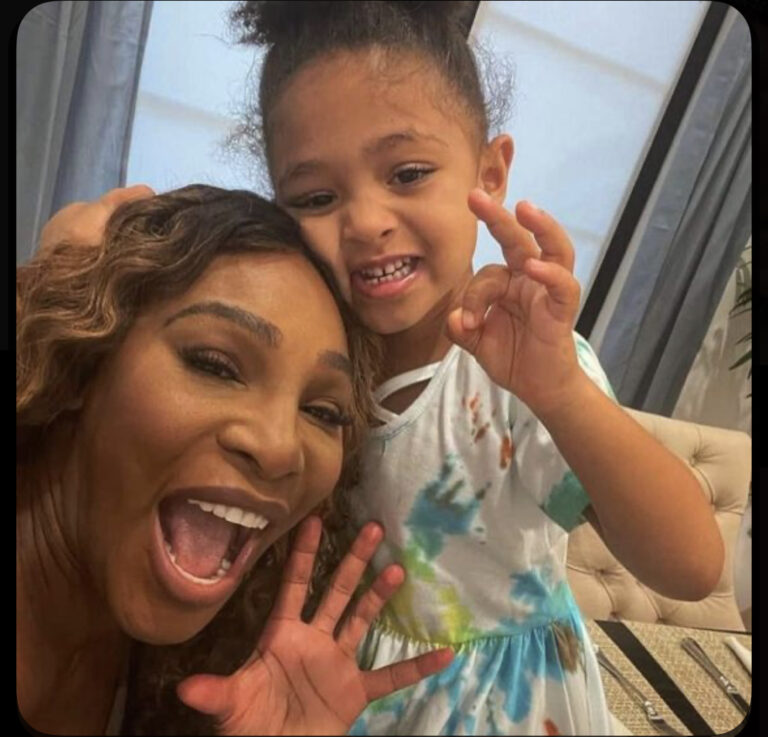 Breaking News: Serena Williams in a heartwarming moment with daughter as the take pictures together....