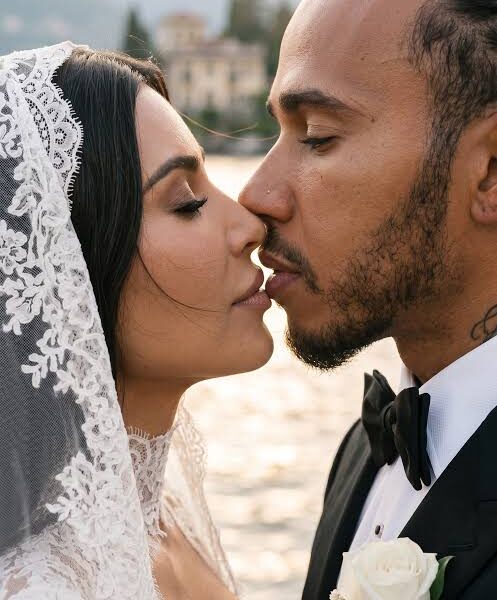 ❤️ Kim Kardashian and Lewis Hamilton Spark Marriage After Alleged Private Bahamas Wedding Photos Leak — An Intimate Ceremony, a Guest List of Close Friends and Family, and One Unexpected Moment That Has Fans Talking! 👀💍