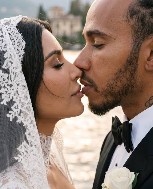 ❤️ Kim Kardashian and Lewis Hamilton Spark Marriage After Alleged Private Bahamas Wedding Photos Leak — An Intimate Ceremony, a Guest List of Close Friends and Family, and One Unexpected Moment That Has Fans Talking! 👀💍